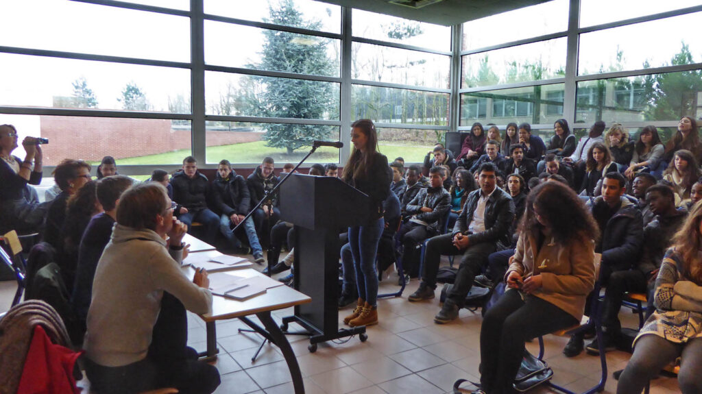 intervention scolaire association solidaire